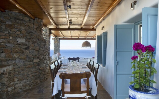 Villa Aerie - Sweeping Sea Views, Eclectic Style by Villarentalsgr