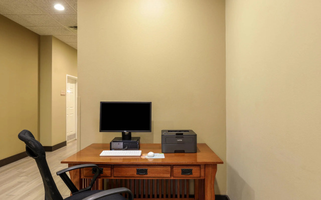 MainStay Suites Fitchburg - Madison