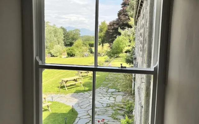 Maes Y Neuadd Country House