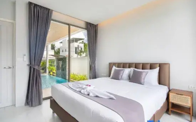 Classic Modern Pool Villa Rawai 3BR - A1