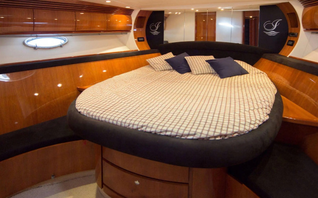 Yacht hotels