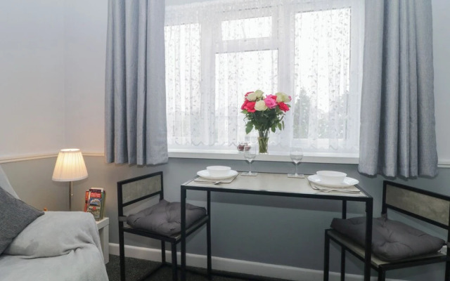 Flat 5, Big Tree Holiday Flats
