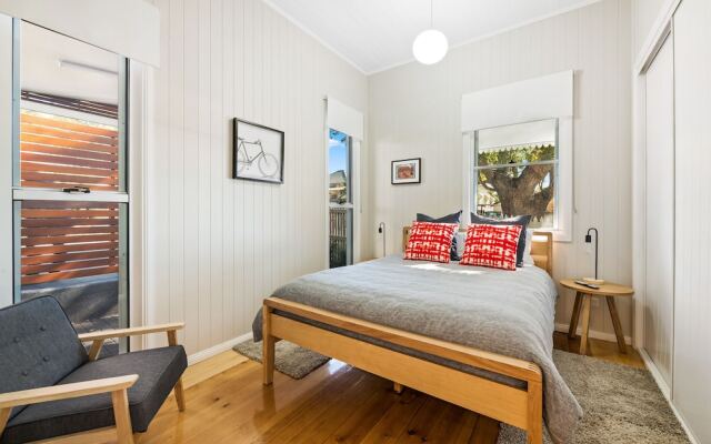 Bluestone Cottages - The Shop – Guest Rooms – Toowoomba