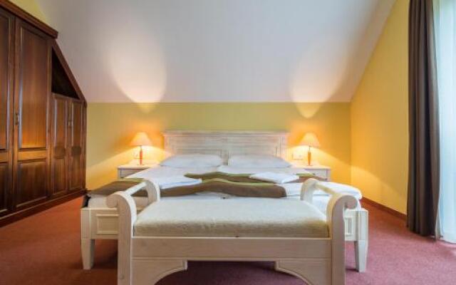 Tó apartmanházak