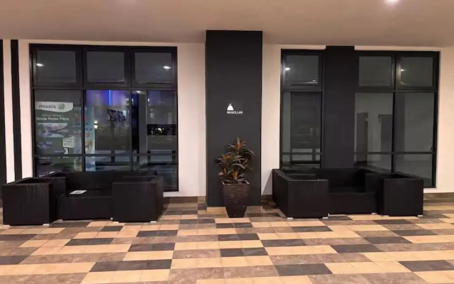 Rooftop Pool Jalan Landmark Apartments