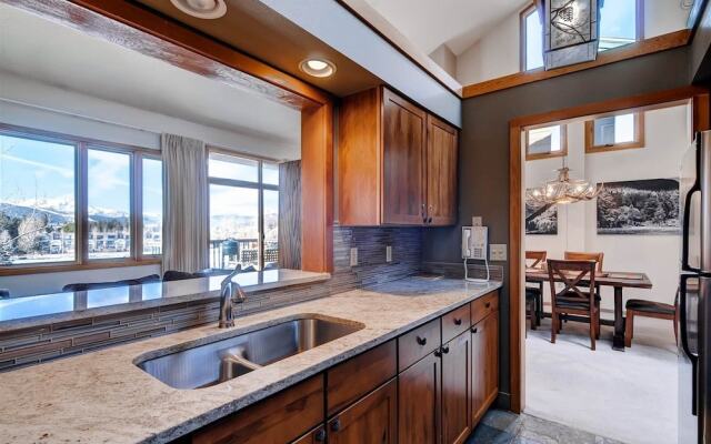 3 Bedroom Mountain Condo in Lakeside Village Near Keystone Lake with Complimentary Shuttle Service