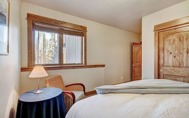 Highlands Trail House 5 Bedroom Home by RedAwning