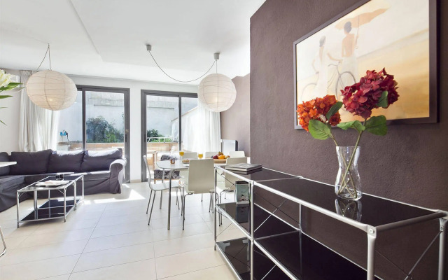 Inside Barcelona Apartments Sants