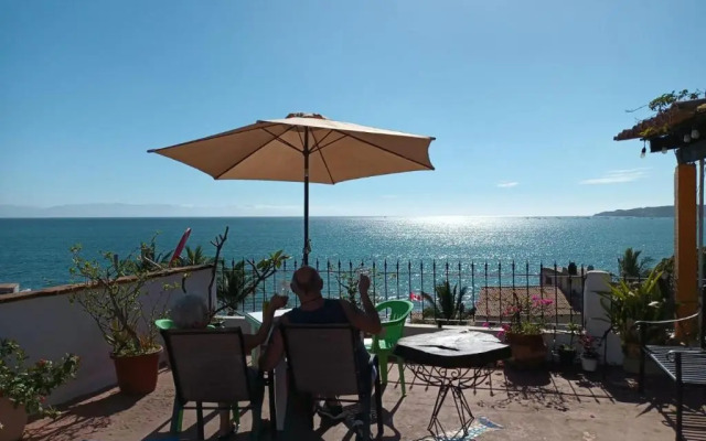 Casa Ana Ruth Hotel y Suites