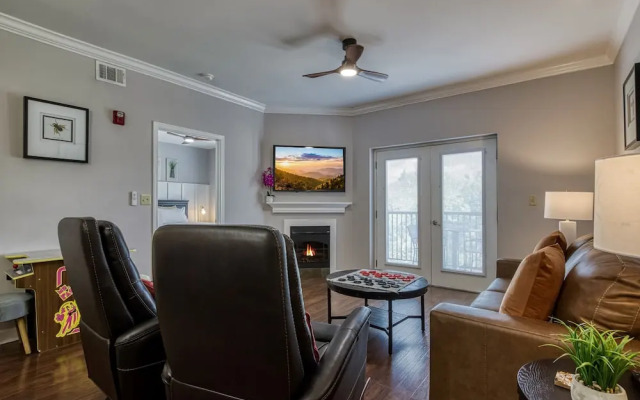 Luxurious Renovated Pool Basketball Playground