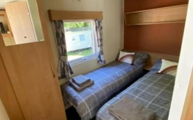 28 Oaklands