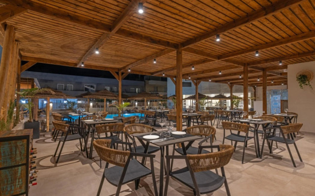 Cabana White Boutique Hotel & Suites