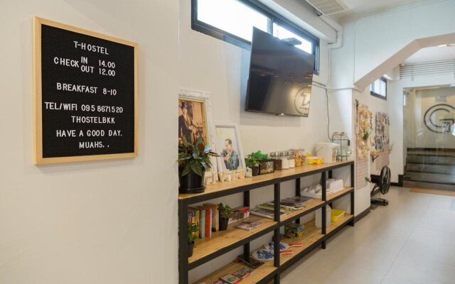 T Hostel at Victory Monument