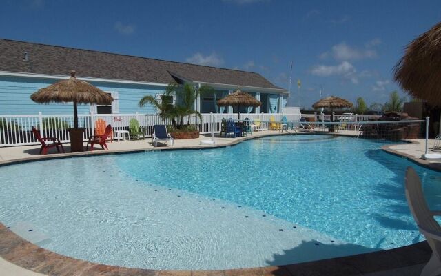 Admirals Quarters 103PB