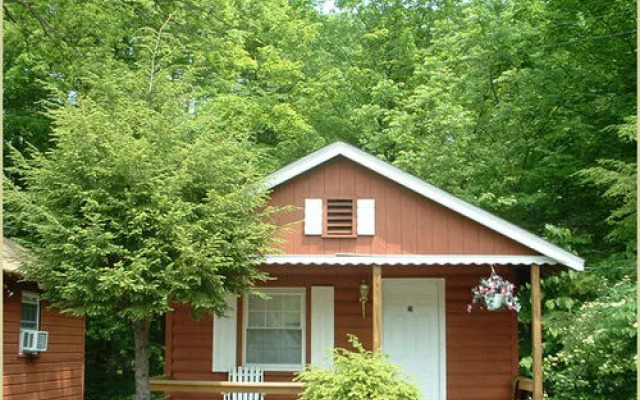 Seven Dwarfs Motel and Cabins