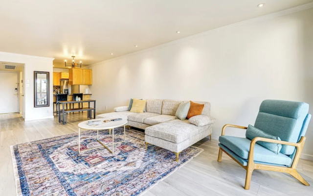 Walkable Scottsdale Condo w/ Pool Access!