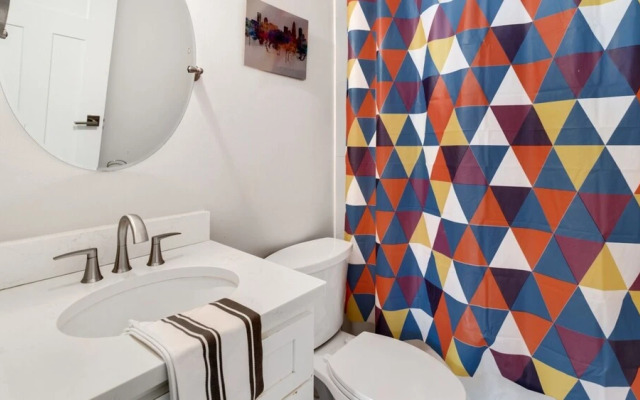 8 Bedroom, Harrill Street