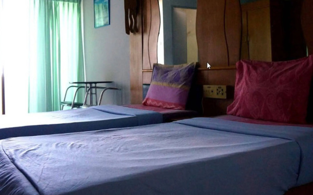 Fueang Fha Palace Hotel