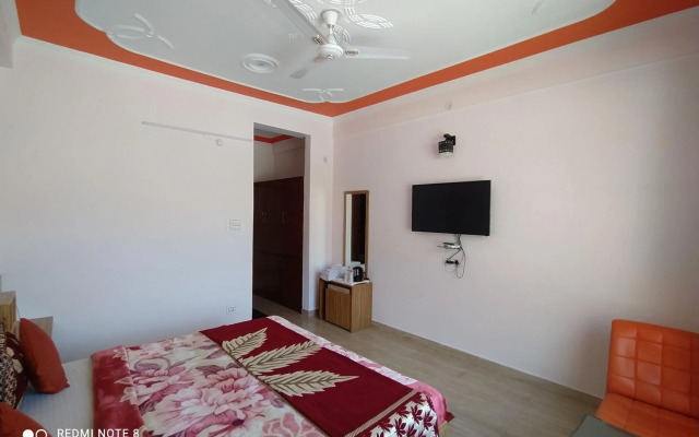 OYO 23527 Sarla Regency