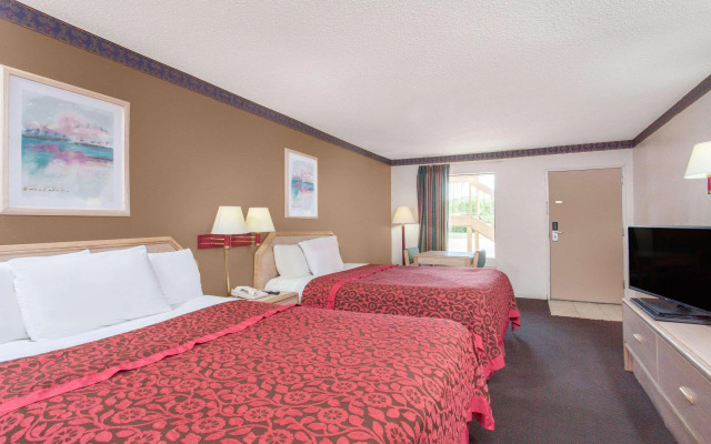 Quality Inn & Suites Decatur - Priceville I-65