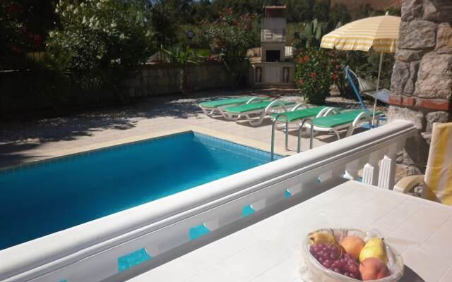 New Age Villa Tina