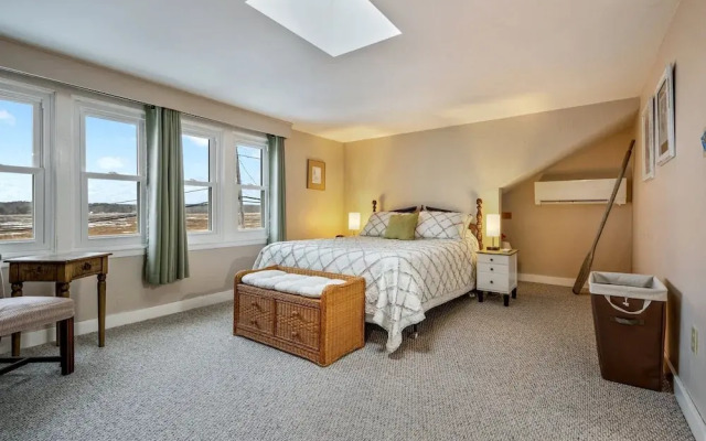 Oceanfront Front Porch Back Deck Kitchen