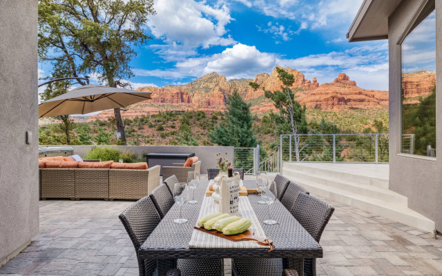 The Viewpoint by Avantstay Luxe Home + Spa/views