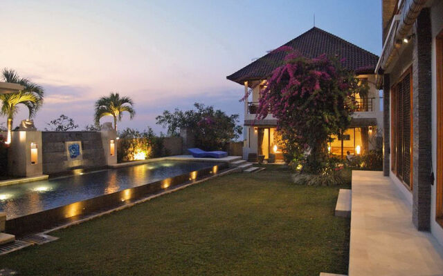 Blue Rose Villa