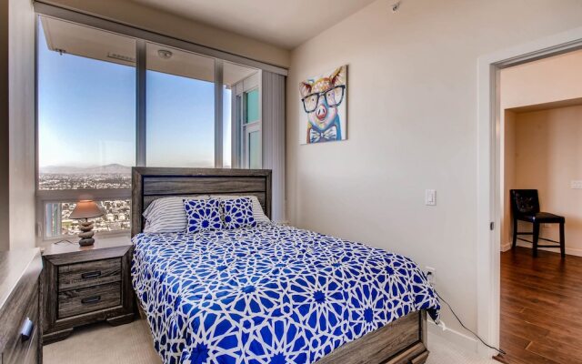 Gorgeous 2 BR  Downtown San Diego