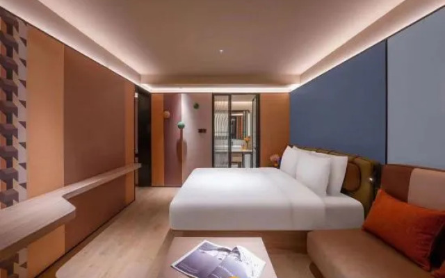 Orange Hotel (Shanghai Xujiahui Stadium)