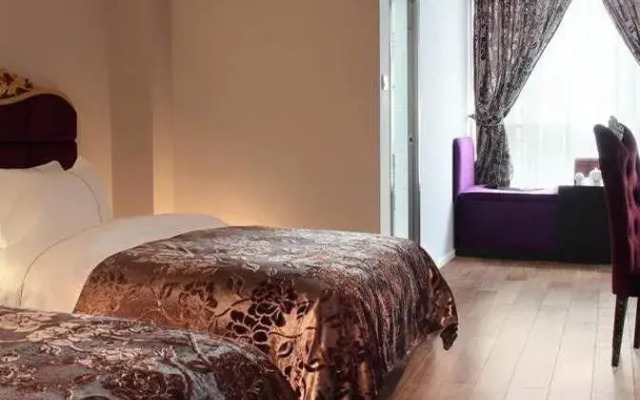 Chengdu House Hotel