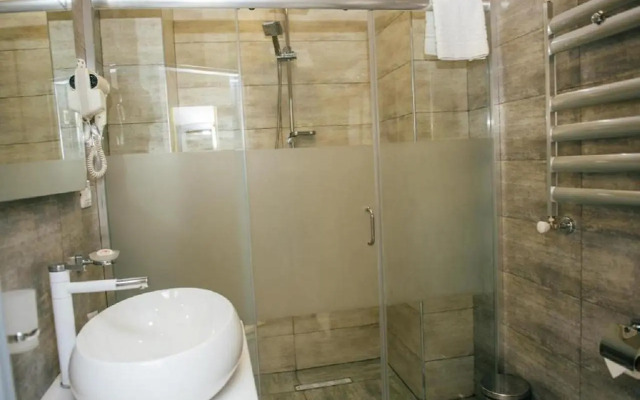 Two Rooms Plus Residence