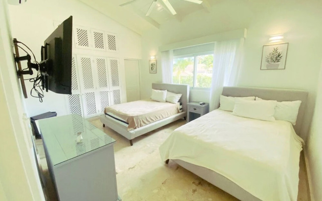 Seasideserenity - Luxury Villa Steps From The Beach