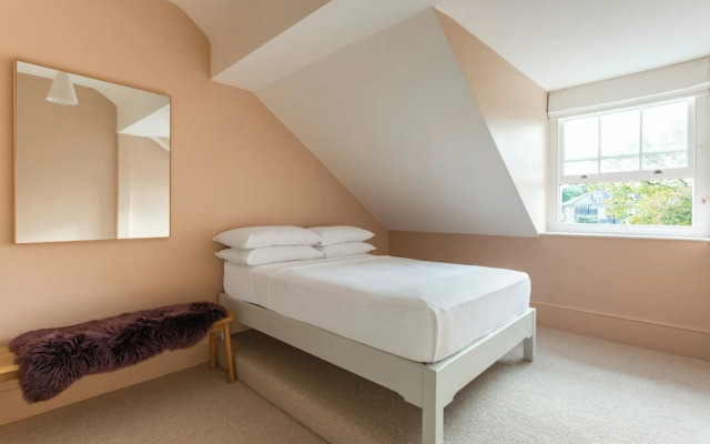 Canonbury Park North II by Onefinestay