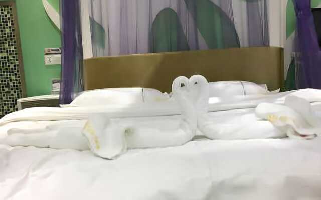 Yueliangwan Hotel