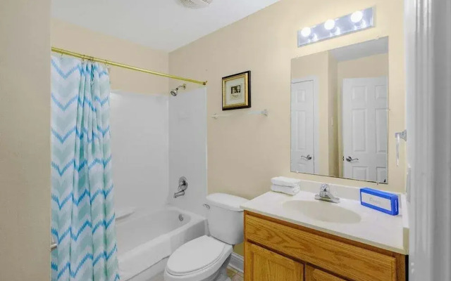 Oak Shores Studio 13