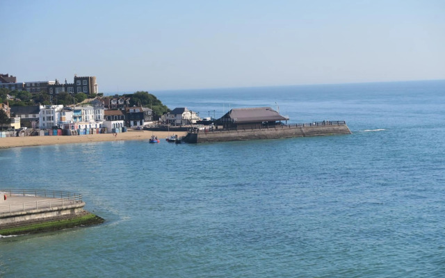 Shorley Wall Broadstairs by the Beach with Parking