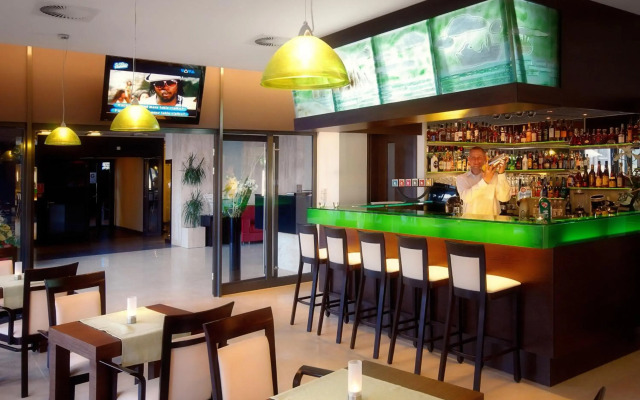 Hotton Hotel