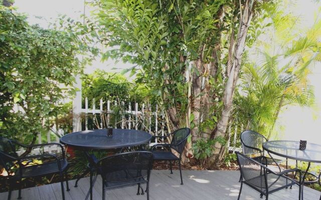 Island Breeze Inn