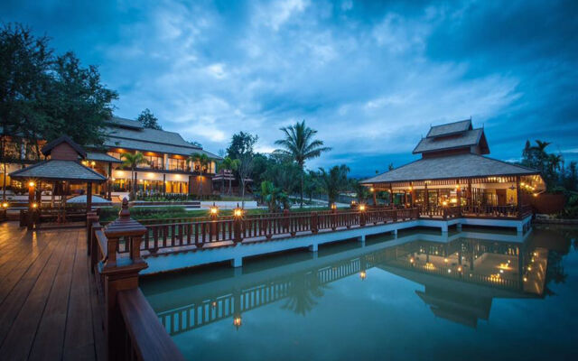 Moon Terrace Resort & Hotel
