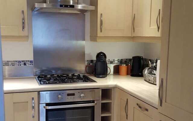 Cardiff Central Apartment