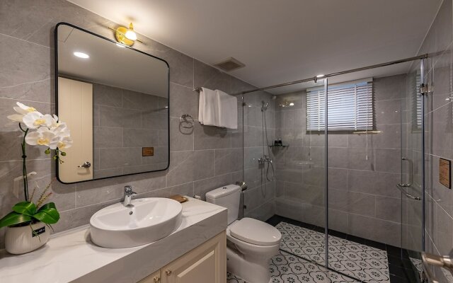 Golden Sun Apartment & Hotel