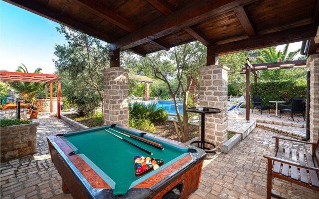 Amazing Home in Vir With 9 Bedrooms, Wifi and Outdoor Swimming Pool