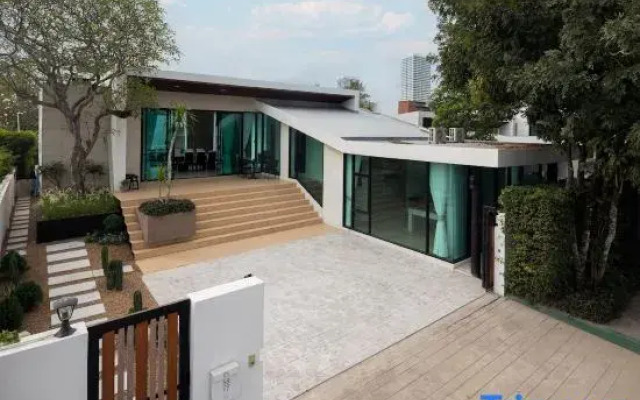 Prime Deluxe Villa No. V17