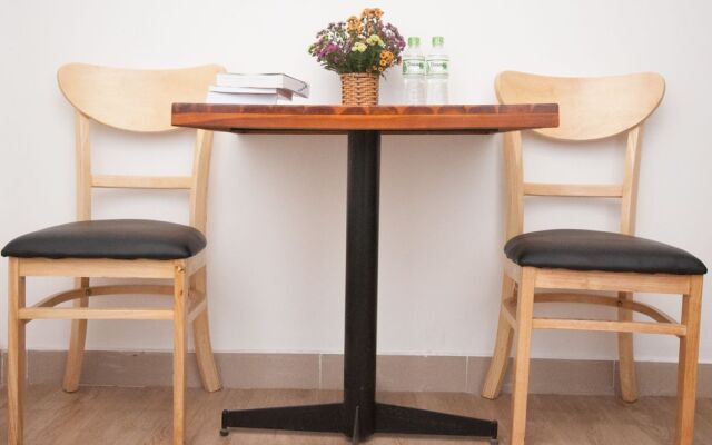 The Prince of Whales Hostel & Bar