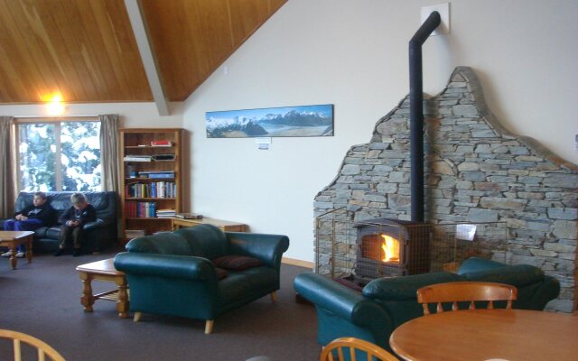 Aoraki Mount Cook Alpine Lodge