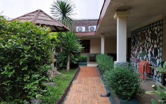 SPOT ON 3858 Elsana Transit Hotel