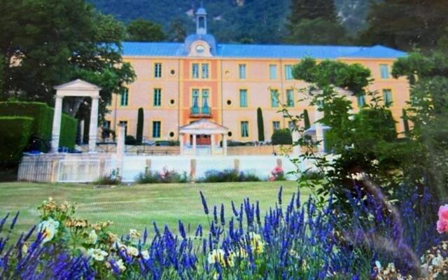 Mont Ventoux-Chateau Gipieres App Nr 9