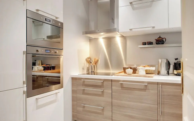 Paris Blanc Manteau Residence