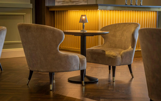 Menlo Park Hotel